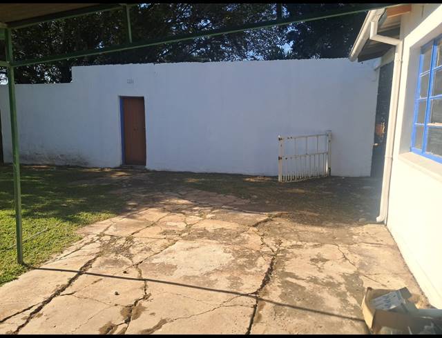 190M² BUILDING FOR SALE IN BRITS CENTRAL